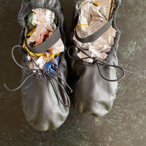 Bloch Kids (or Small Adult) Dansoft Leather Ballet Shoes